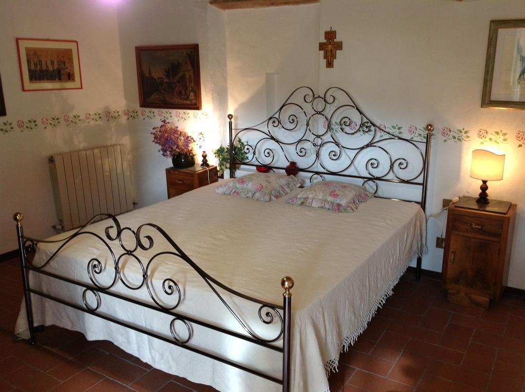 La Romita Ospitalita Rurale Familiare Villa Montisi Rum bild