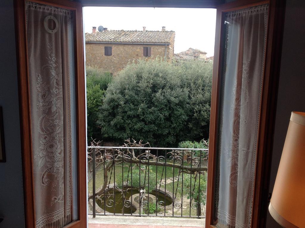 La Romita Ospitalita Rurale Familiare Villa Montisi Rum bild