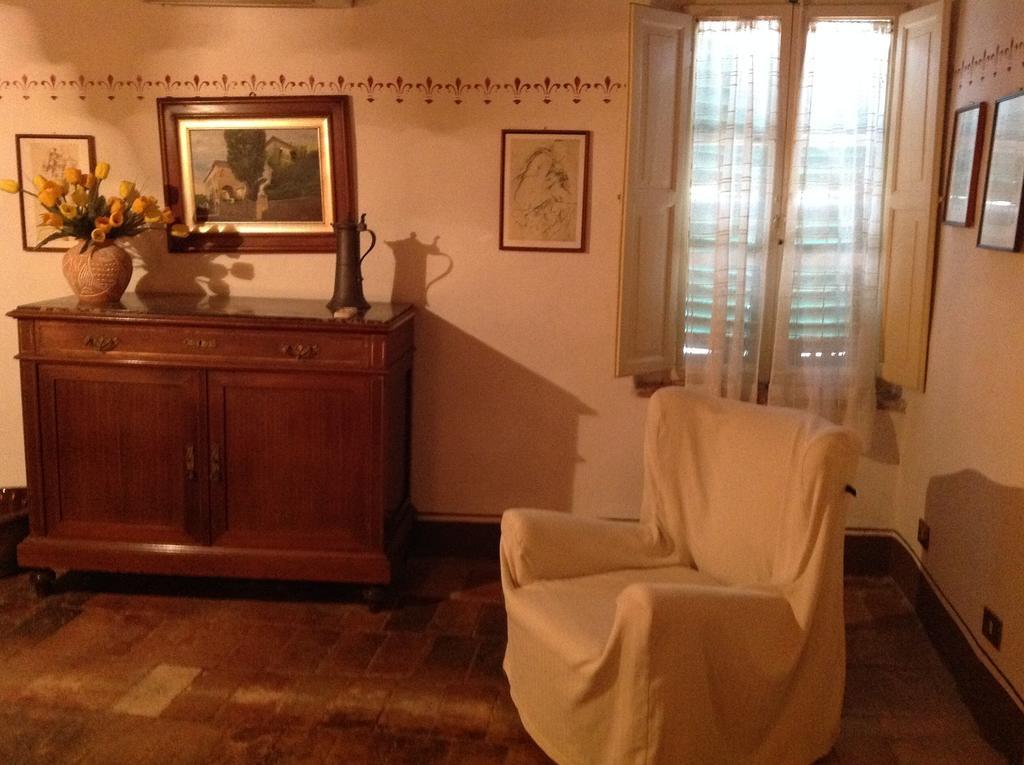 La Romita Ospitalita Rurale Familiare Villa Montisi Rum bild