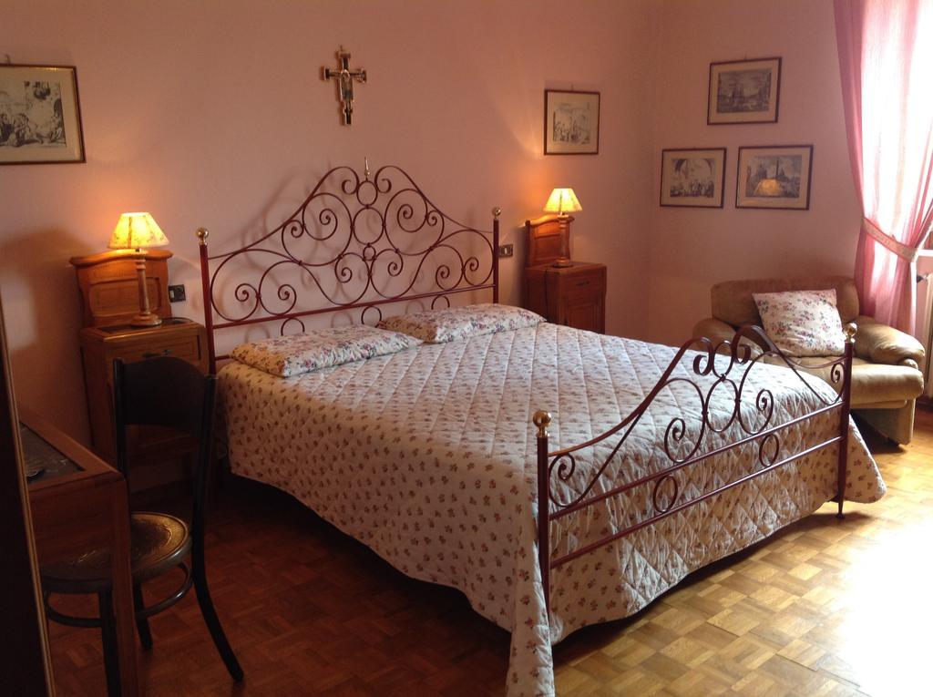 La Romita Ospitalita Rurale Familiare Villa Montisi Rum bild