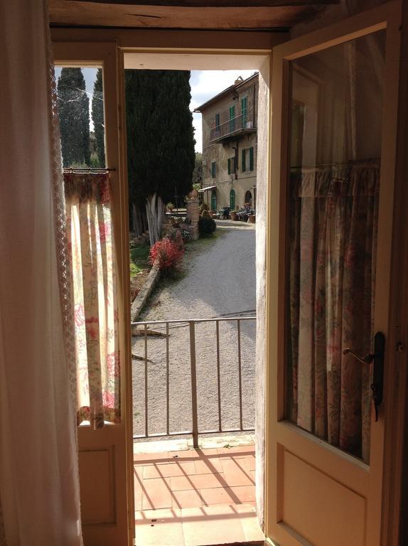 La Romita Ospitalita Rurale Familiare Villa Montisi Rum bild