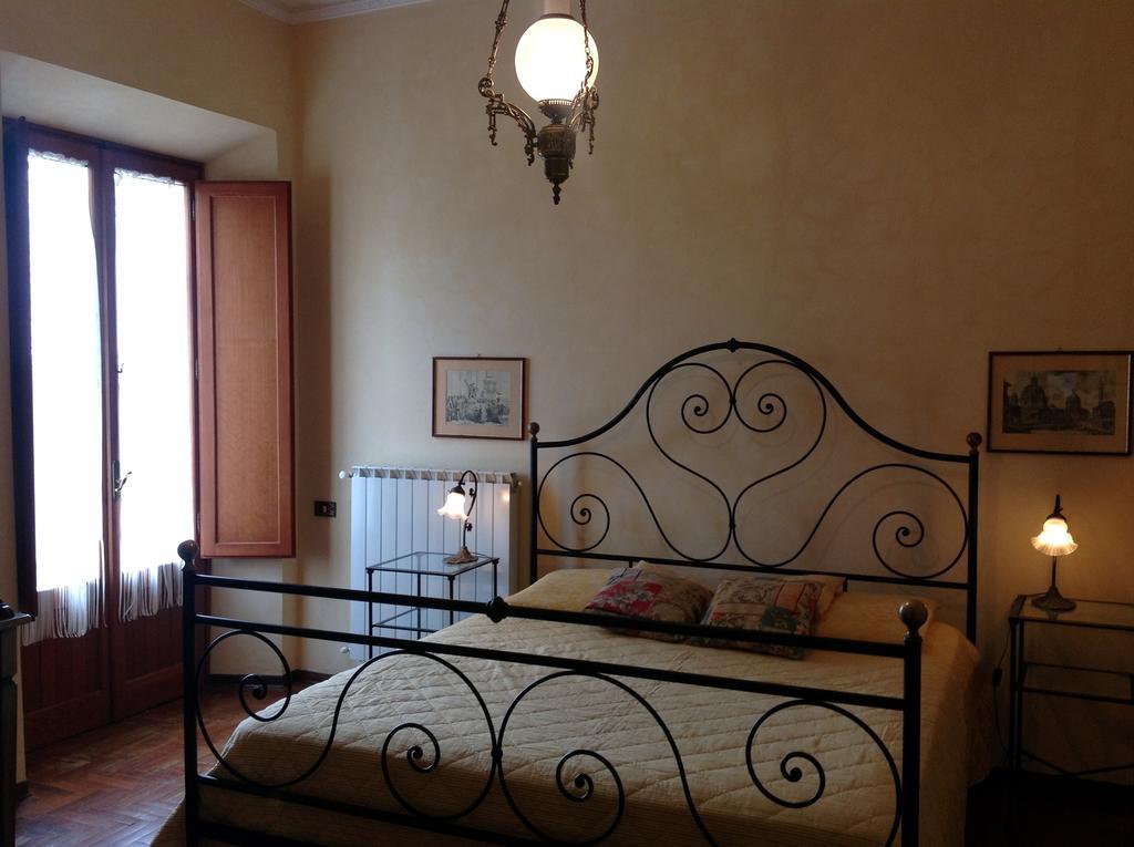 La Romita Ospitalita Rurale Familiare Villa Montisi Rum bild