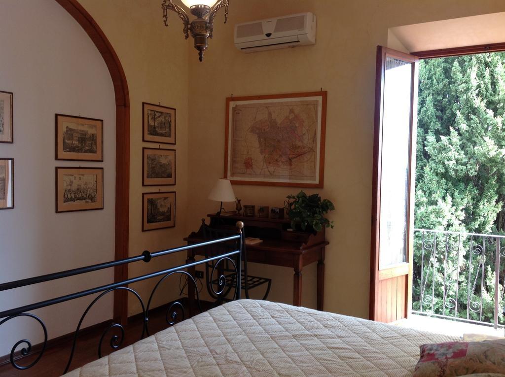 La Romita Ospitalita Rurale Familiare Villa Montisi Rum bild