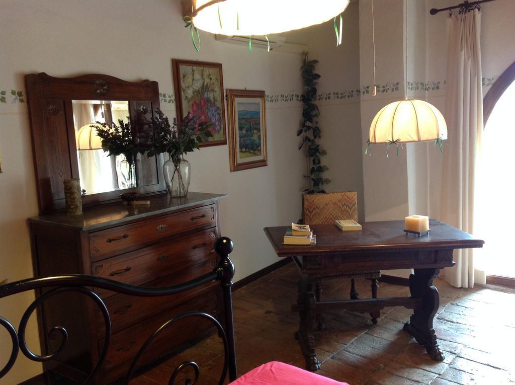 La Romita Ospitalita Rurale Familiare Villa Montisi Rum bild