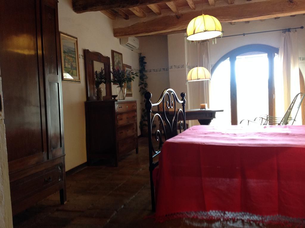 La Romita Ospitalita Rurale Familiare Villa Montisi Rum bild