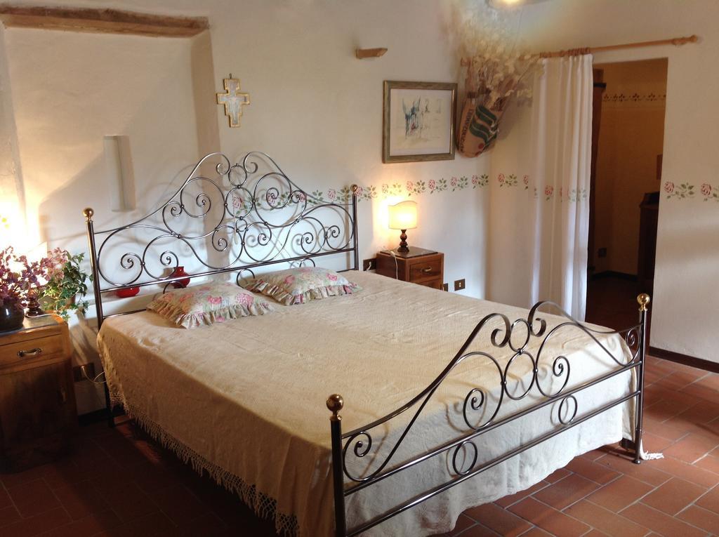 La Romita Ospitalita Rurale Familiare Villa Montisi Rum bild